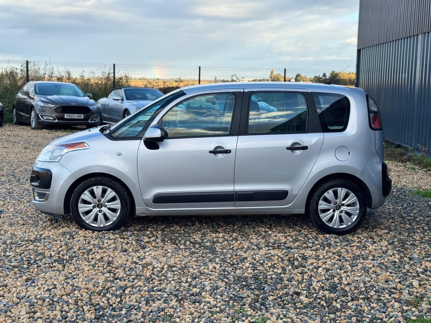 Used Citroen C3 Picasso 2012 for sale - 76388045: Photo 6