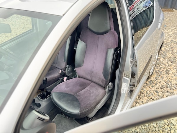 Used Toyota AYGO 2009 for sale - 75520490: Photo 13