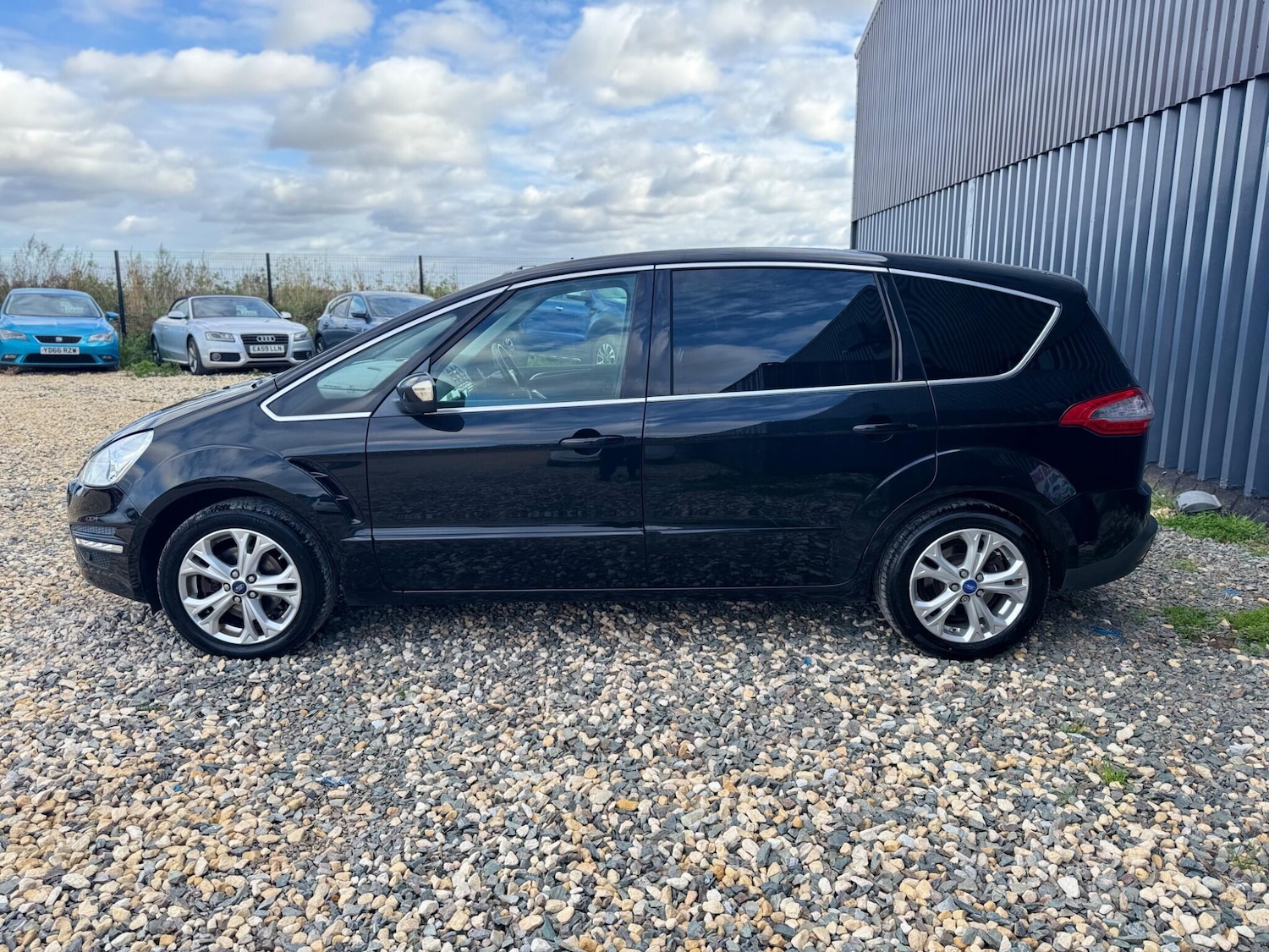 Used Ford S-Max 2012 for sale - 76371230: Photo 4