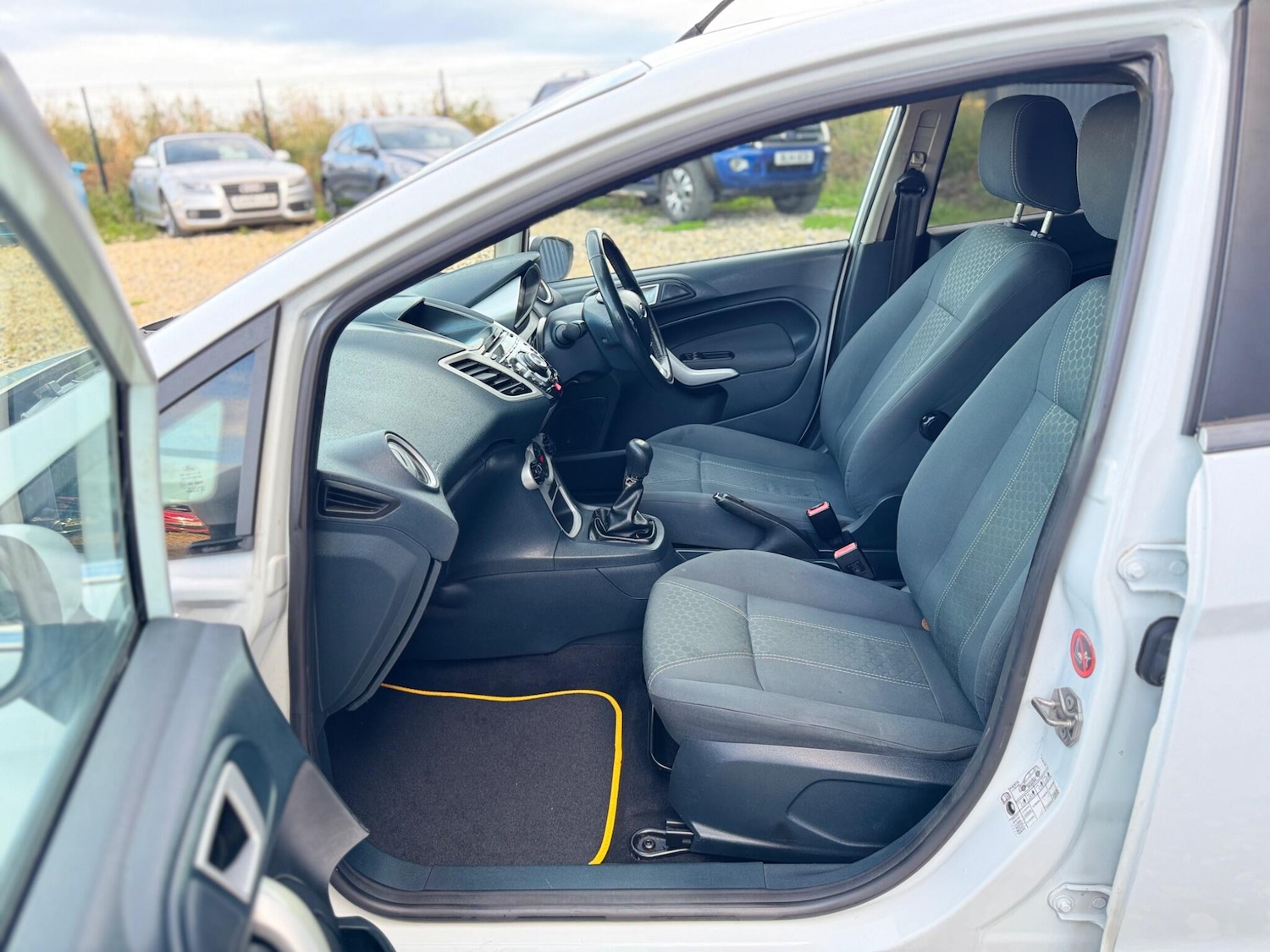 Used Ford Fiesta 2012 for sale - 76377790: Photo 12
