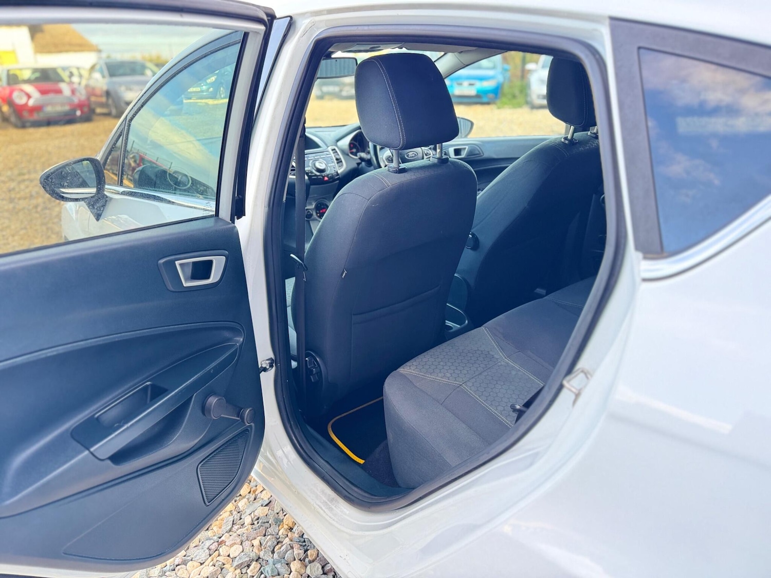 Used Ford Fiesta 2012 for sale - 76377790: Photo 15