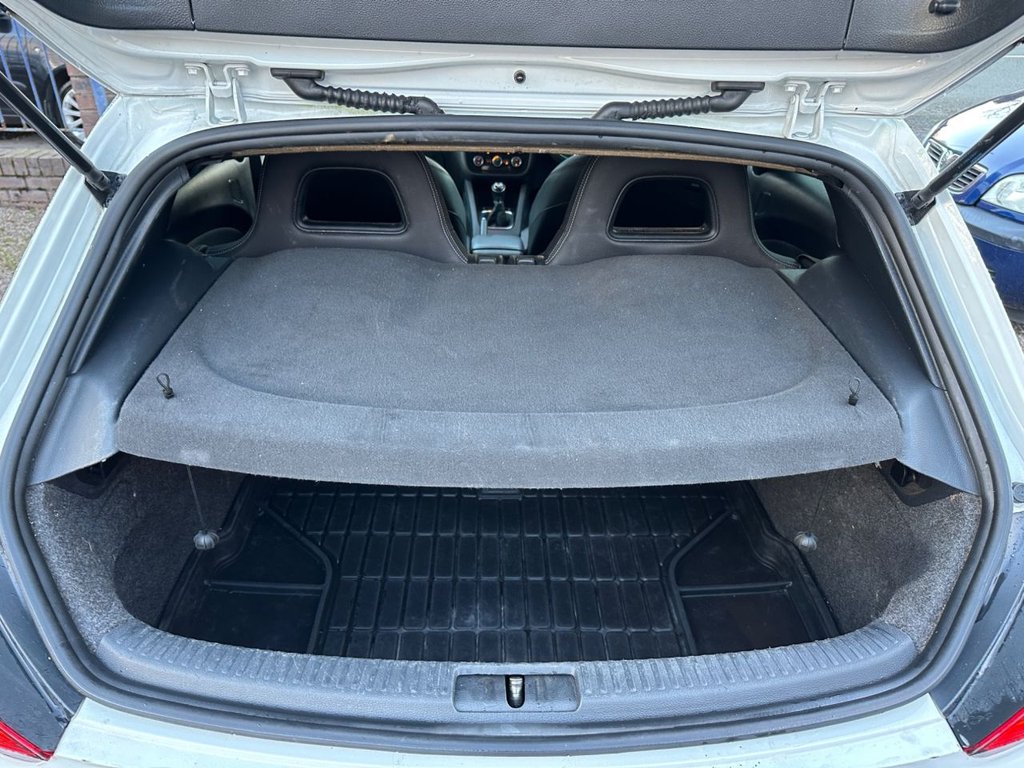 Used Volkswagen Scirocco 2015 for sale - 76520550: Photo 23