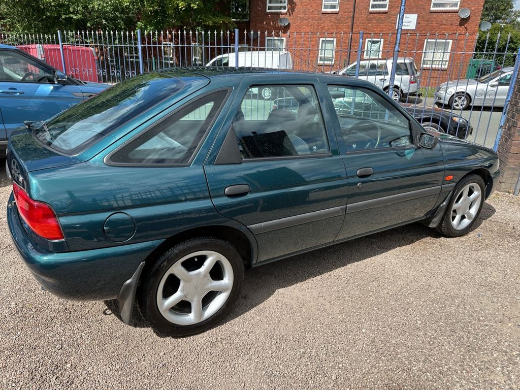 Used Ford Escort 1997 for sale - 77668780: Photo 2