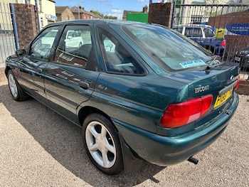 Used Ford Escort 1997 for sale - 77668780: Photo