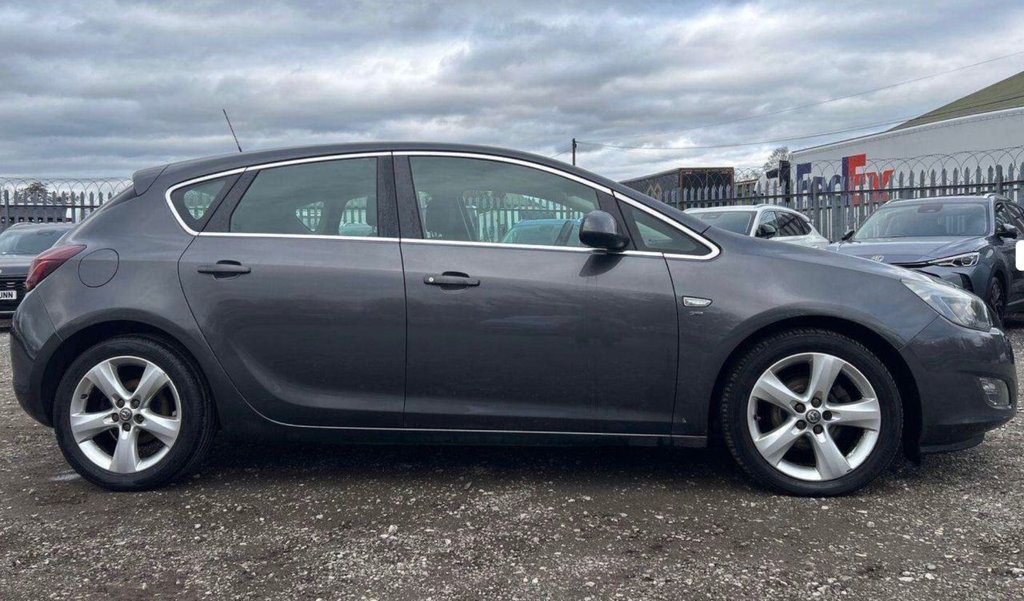 Used Vauxhall Astra 2010 for sale - 77879929: Photo 4