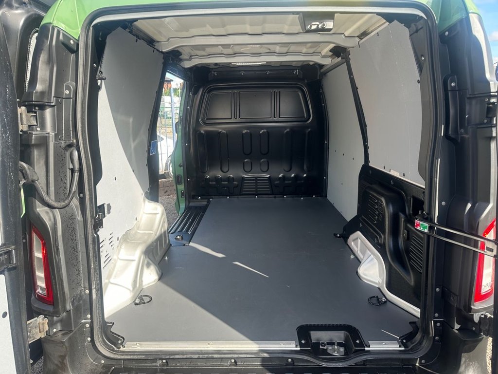 Used LEVC VN5 2021 for sale - 77952693: Photo 25