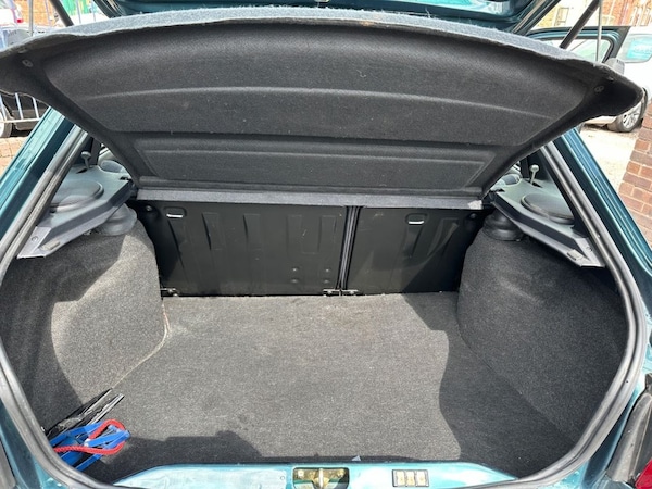 Used Ford Escort 1997 for sale - 75312877: Photo 16