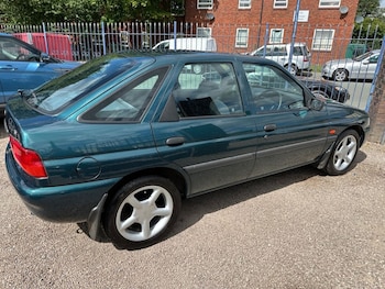 Used Ford Escort 1997 for sale - 75312877: Photo