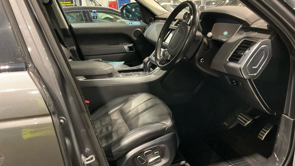 Used Land Rover Range Rover Sport 2015 for sale - 76400439: Photo 9
