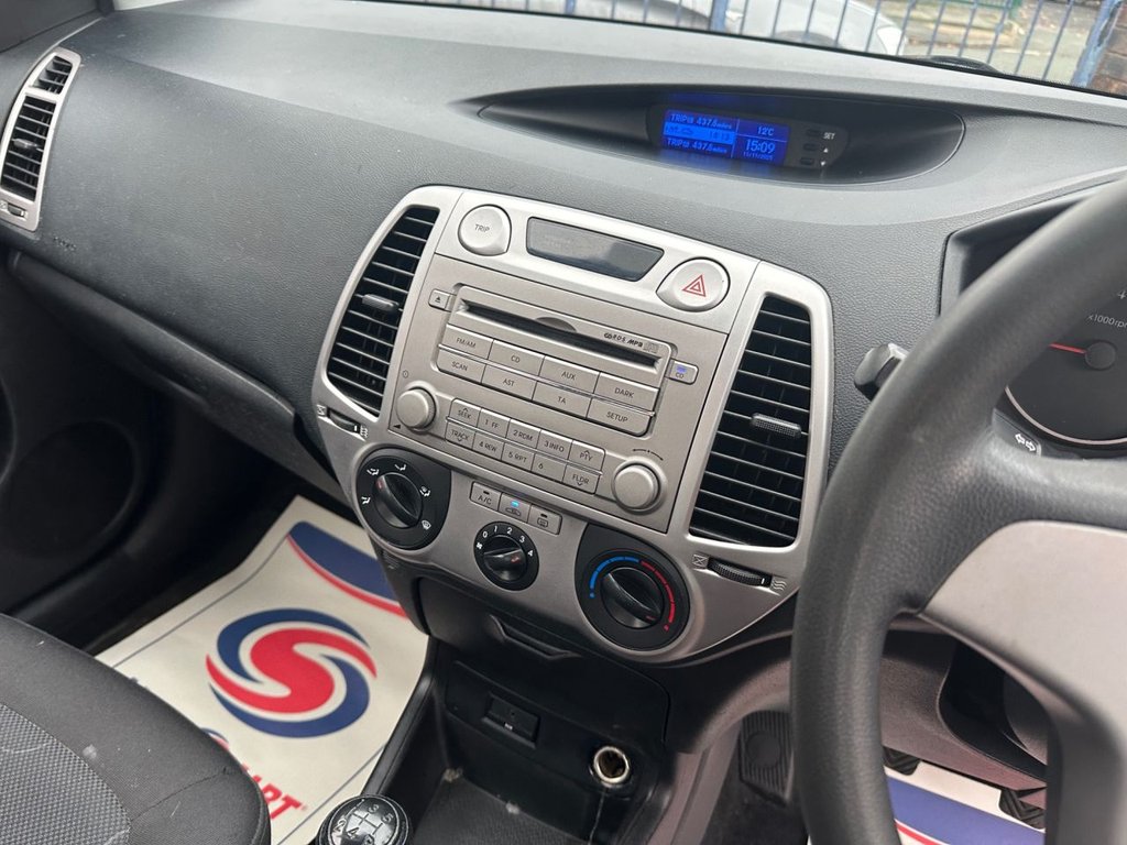 Used Hyundai i20 2012 for sale - 76546842: Photo 14