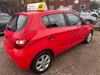 Used Hyundai i20 2012 for sale - 76546842: Photo