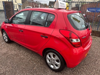 Used Hyundai i20 2012 for sale - 76546842: Photo