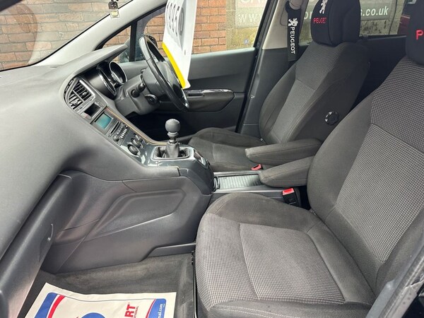 Used Peugeot 5008 2010 for sale - 76303862: Photo 11