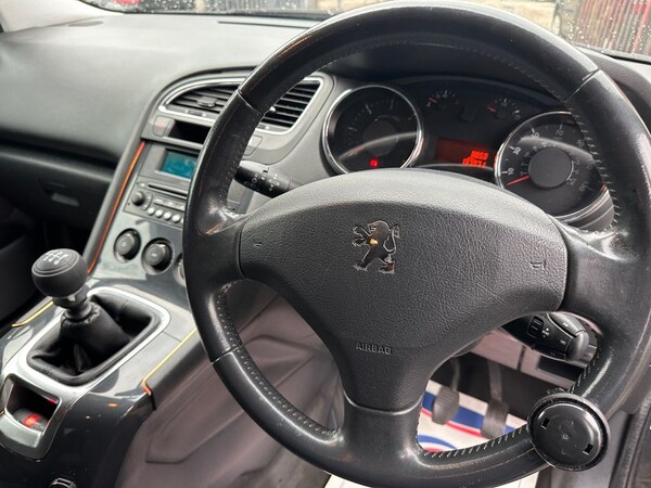 Used Peugeot 5008 2010 for sale - 76303862: Photo 12