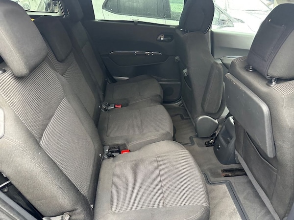 Used Peugeot 5008 2010 for sale - 76303862: Photo 15
