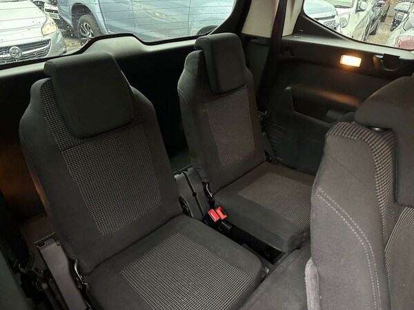 Used Peugeot 5008 2010 for sale - 76303862: Photo 16