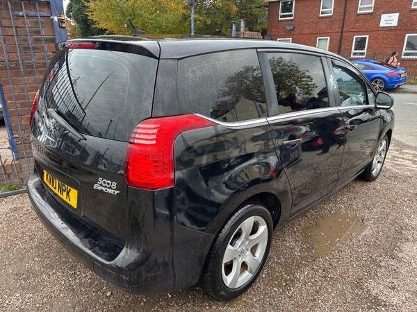 Used Peugeot 5008 2010 for sale - 76303862: Photo 2