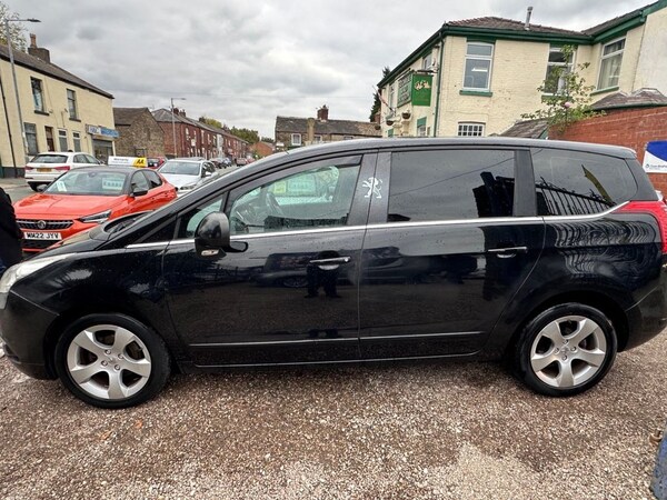Used Peugeot 5008 2010 for sale - 76303862: Photo 5
