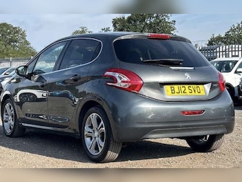 Used Peugeot 208 2012 for sale - 79394570: Photo