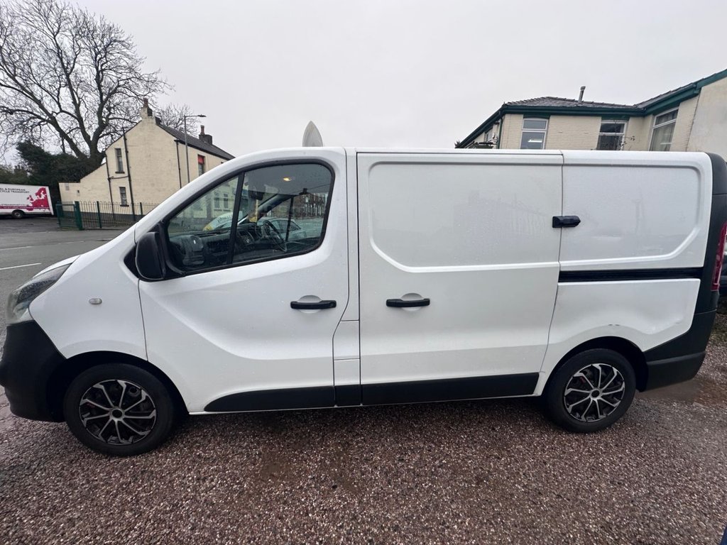 Used Vauxhall Vivaro 2017 for sale - 77507972: Photo 5