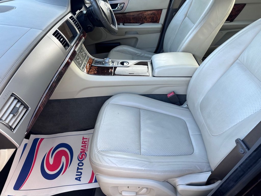 Used Jaguar XF 2010 for sale - 77369784: Photo 11