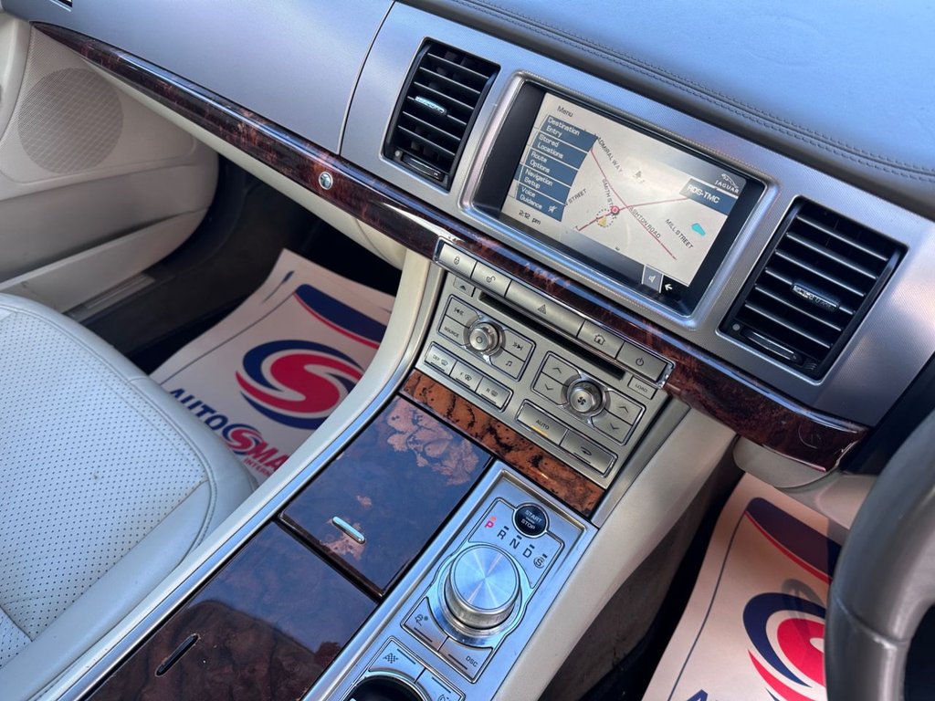 Used Jaguar XF 2010 for sale - 77369784: Photo 14