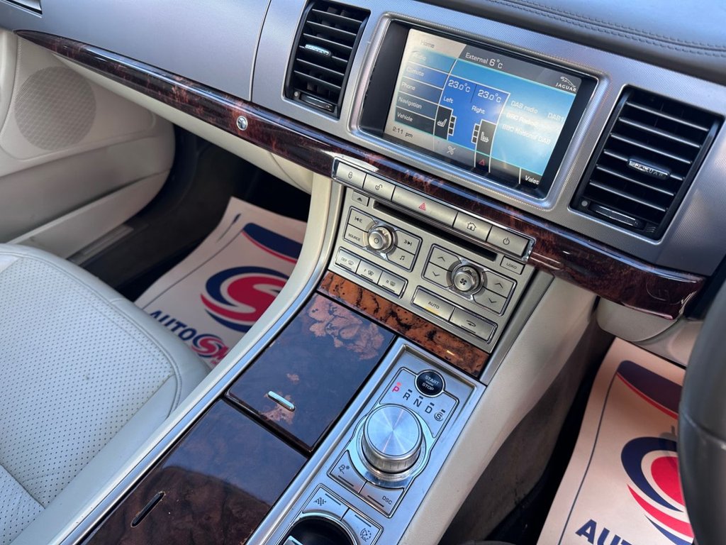 Used Jaguar XF 2010 for sale - 77369784: Photo 15