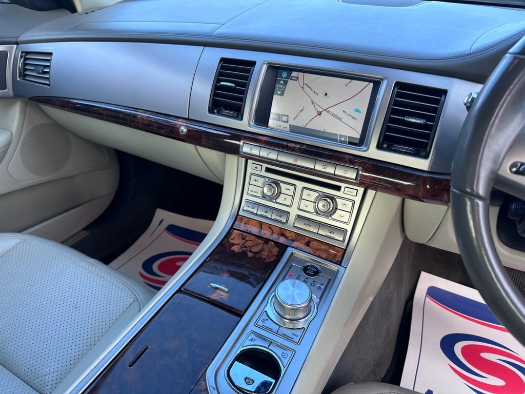 Used Jaguar XF 2010 for sale - 77369784: Photo 16