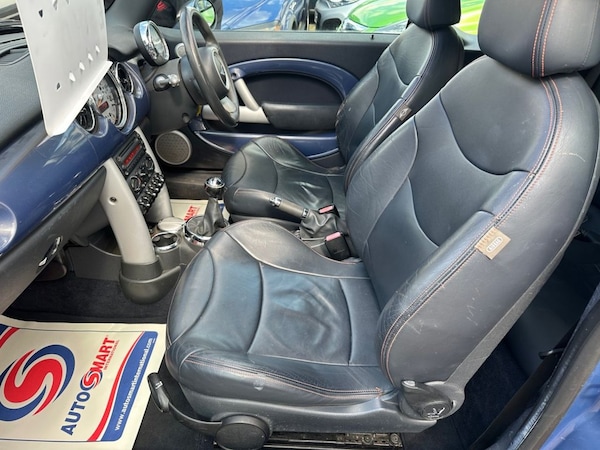 Used MINI Convertible 2004 for sale - 75312817: Photo 11