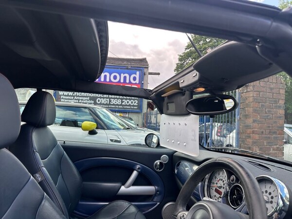 Used MINI Convertible 2004 for sale - 75312817: Photo 22