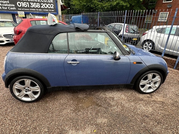 Used MINI Convertible 2004 for sale - 75312817: Photo 7
