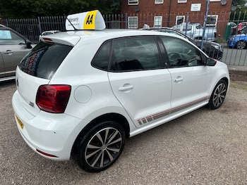 Used Volkswagen Polo 2016 for sale - 75585629: Photo