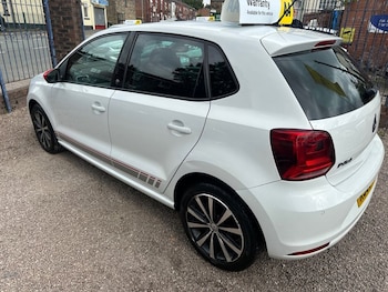 Used Volkswagen Polo 2016 for sale - 75585629: Photo