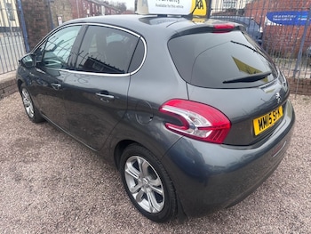 Used Peugeot 208 2015 for sale - 77806582: Photo
