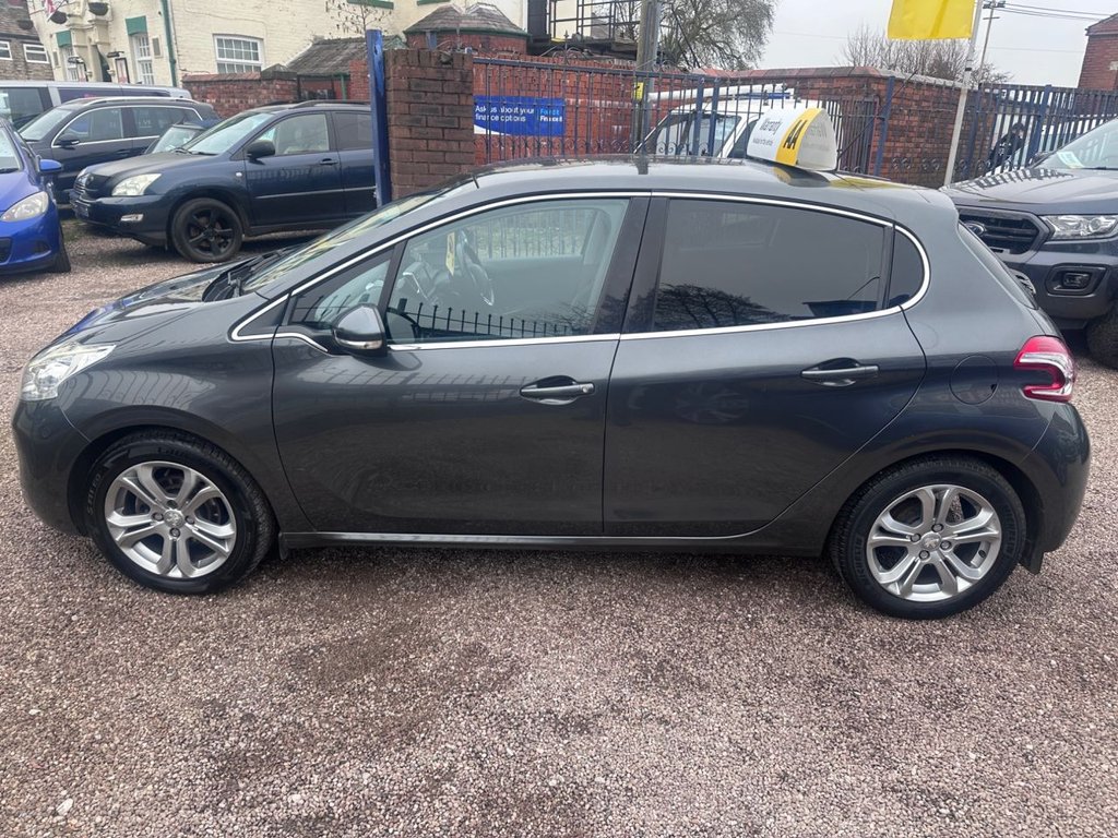 Used Peugeot 208 2015 for sale - 77806582: Photo 6
