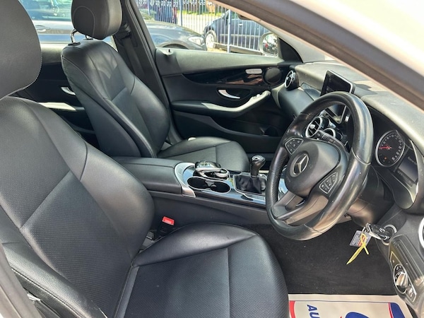 Used Mercedes-Benz C-Class 2015 for sale - 75312879: Photo 11