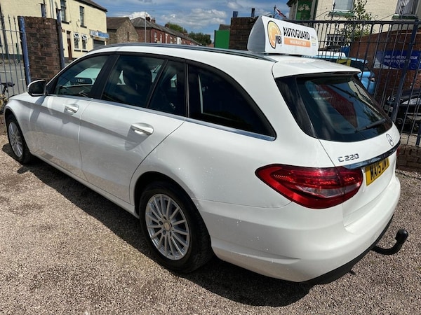 Used Mercedes-Benz C-Class 2015 for sale - 75312879: Photo 2