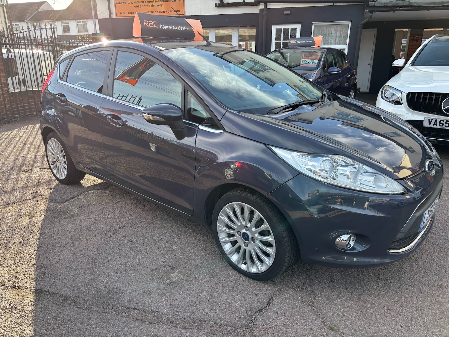 Used Ford Fiesta 2012 for sale - 76331160: Photo 2
