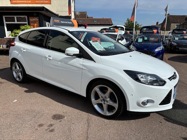 Used Ford Focus 2014 for sale - 75480915: Photo 2