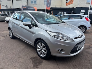 2010 (60) - 1.25 Zetec 5dr [82]