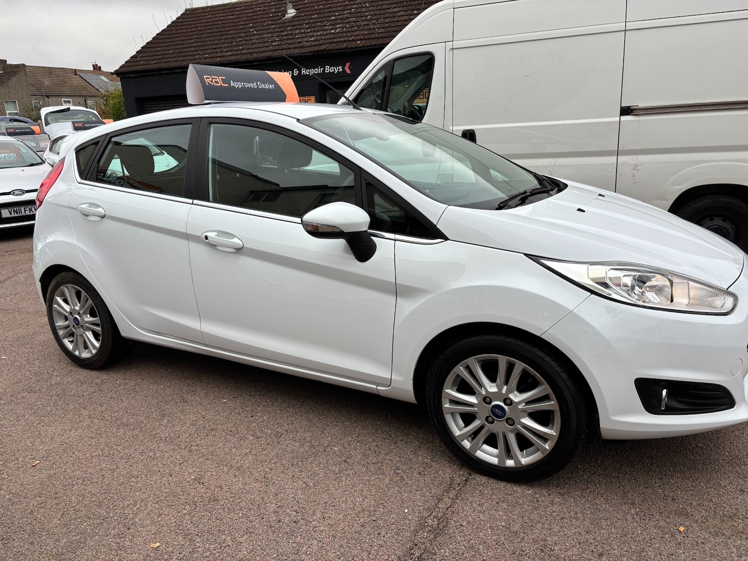 Used Ford Fiesta 2015 for sale - 76502842: Photo 2