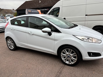 Used Ford Fiesta 2015 for sale - 76502842: Photo