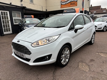 Used Ford Fiesta 2015 for sale - 76502842: Photo
