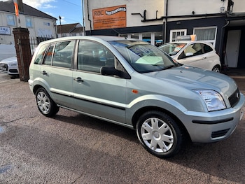 Used Ford Fusion 2004 for sale - 77195034: Photo