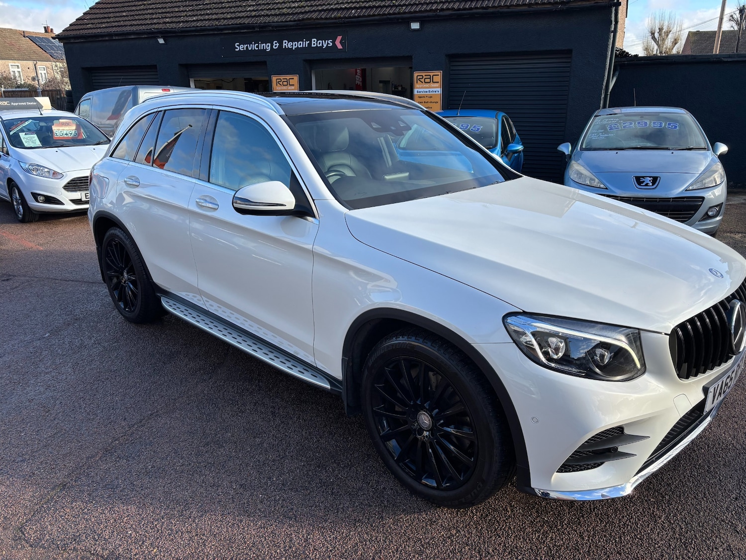 Used Mercedes-Benz GLC 2016 for sale - 77198054: Photo 2