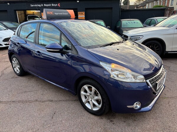 Used Peugeot 208 2013 for sale - 76316448: Photo 2