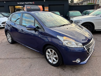 Used Peugeot 208 2013 for sale - 76316448: Photo 2