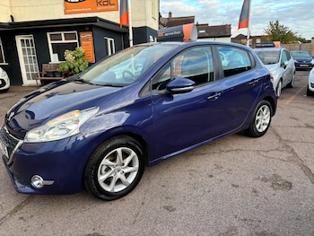 Used Peugeot 208 2013 for sale - 76316448: Photo 4