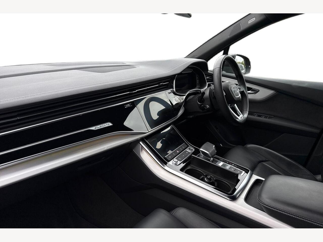 Used Audi Q7 2023 for sale - 76676420: Photo 2