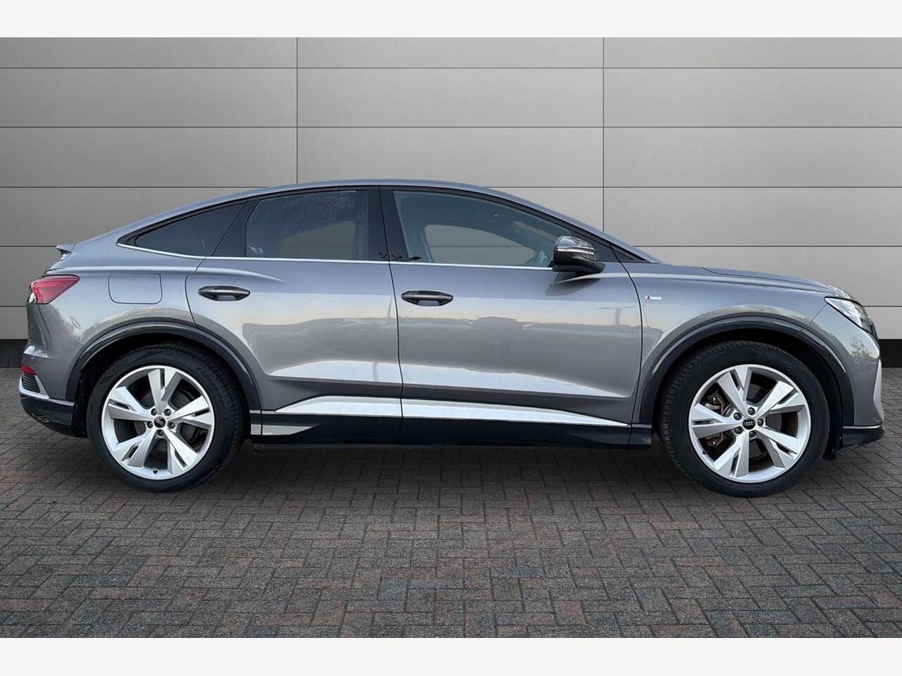 Used Audi Q4 e-tron 2023 for sale - 76675489: Photo 4